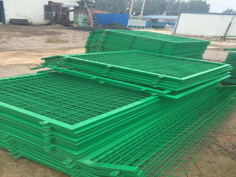 電焊建筑網片在護欄防護中的優勢