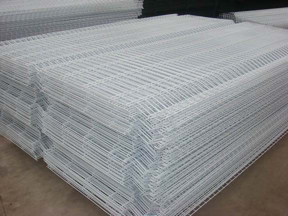 電焊建筑網片在護欄防護中的優勢